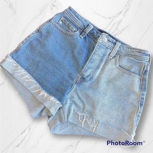 Hollister Ultra high rise short